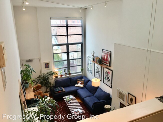 Building Photo - 348 Hyde St