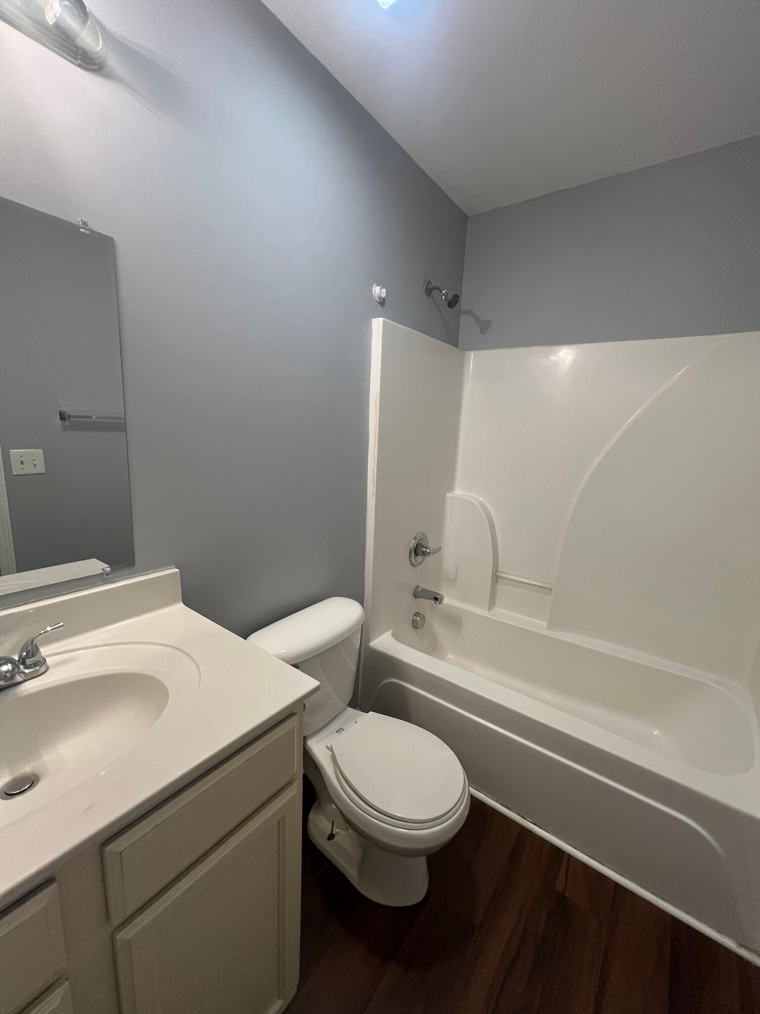 Building Photo - 517 W Market St