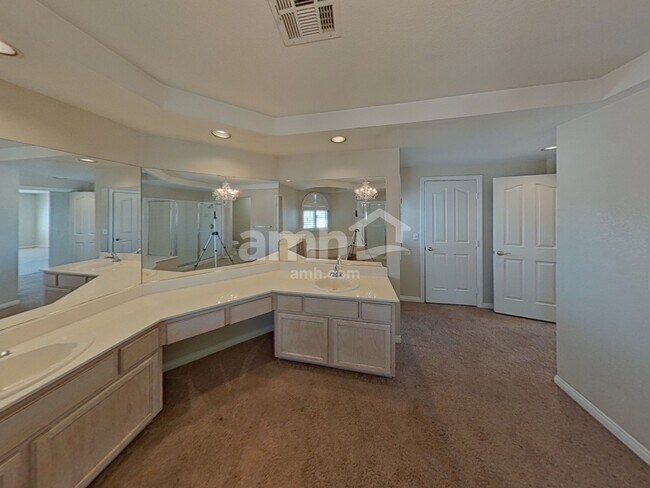 Building Photo - 2696 Pala Dura Dr