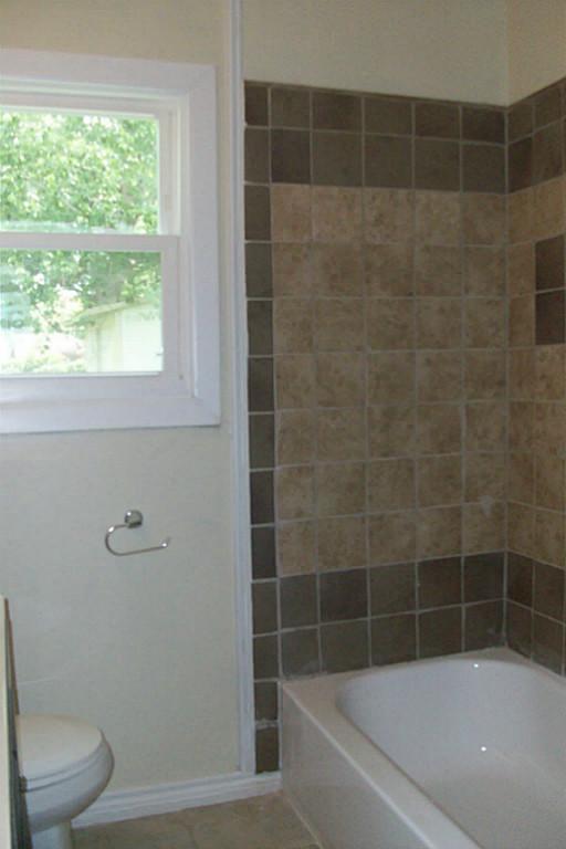 Building Photo - 500 Bluebonnet Dr