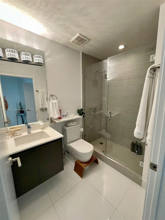 Building Photo - 330 Sunny Isles Blvd