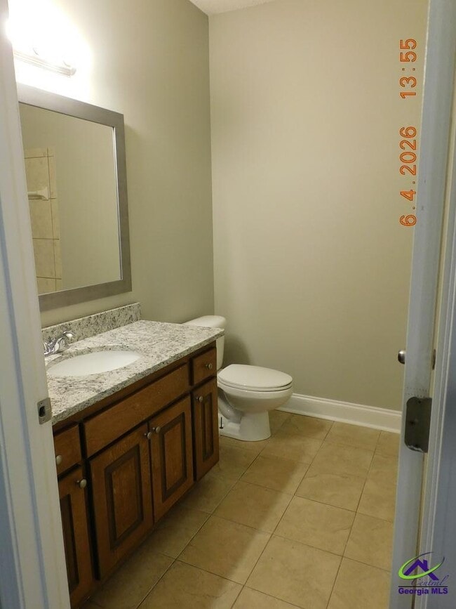 Building Photo - 408 Club Villa Court
