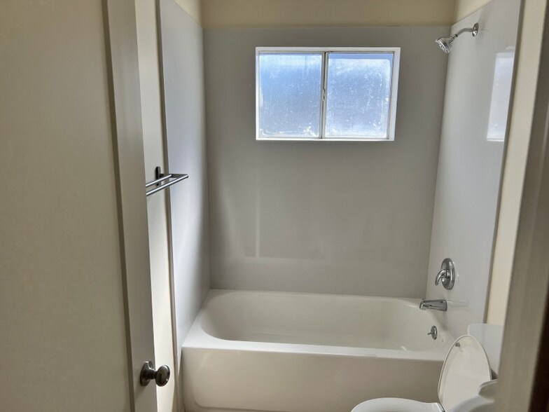 Building Photo - 1916-1918 7th St