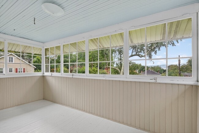 Building Photo - Charming 4BR / 3BA Historic Home with Big Backyard! BR VA