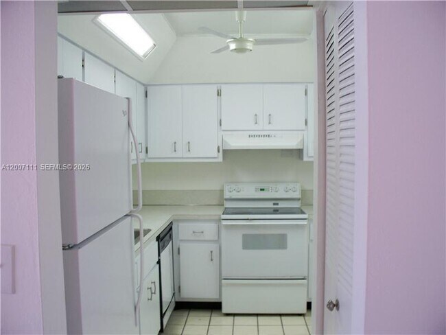 Building Photo - 8315 SW 72nd Ave