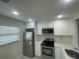 Building Photo - 143 NW 91st Ave