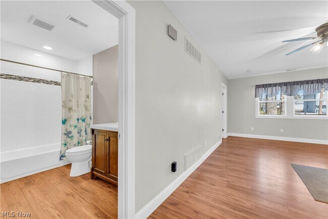 Building Photo - 1151 Bryce Ave