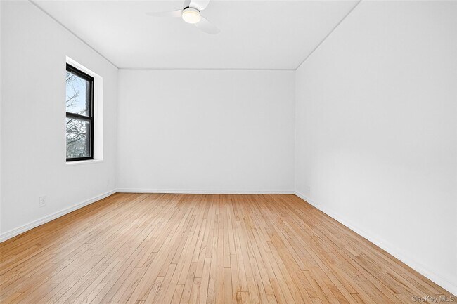 Building Photo - 2 Greenridge Ave