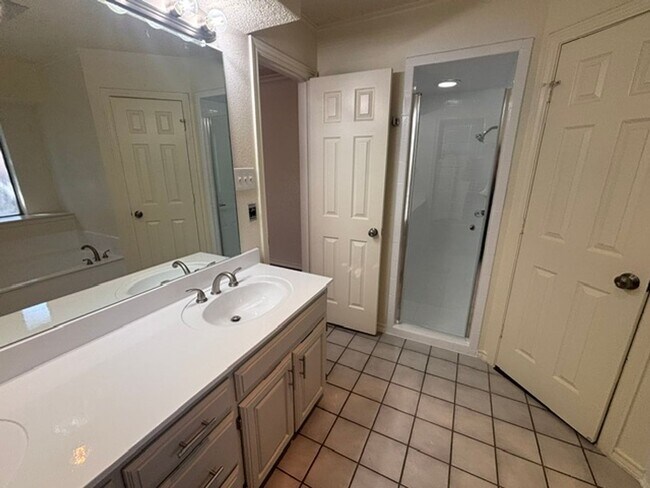 Building Photo - 6509 Tempest Dr