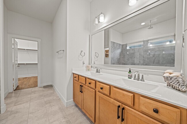 Building Photo - 18530 Joyous Ln
