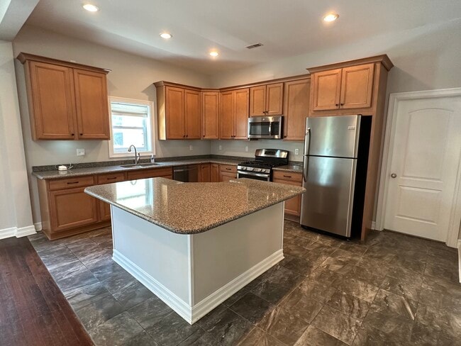 Building Photo - 125 Division St