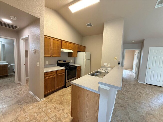 Building Photo - 2904 Whisper Oaks Ln