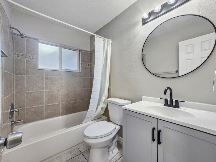 Building Photo - 5391 86th Ave