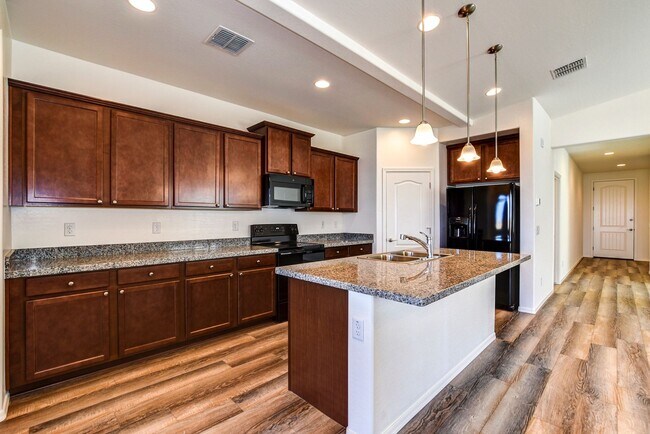 Building Photo - Beautiful home in Saddlewood