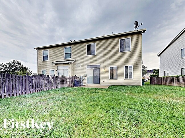 Building Photo - 674 Edward Dr