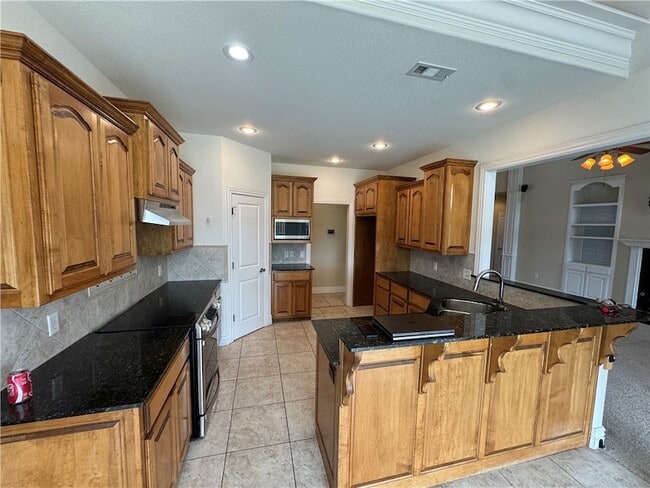 Building Photo - 407 Lyndal Ln