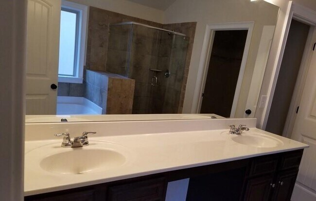 Building Photo - 4165 Trillium Wood Trail SW