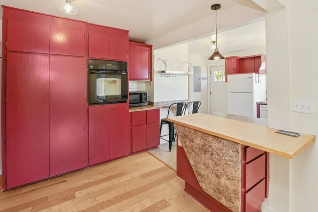 Building Photo - Monroe Four Bedroom on Acreage - Rare Find! $500 Off Move In Costs