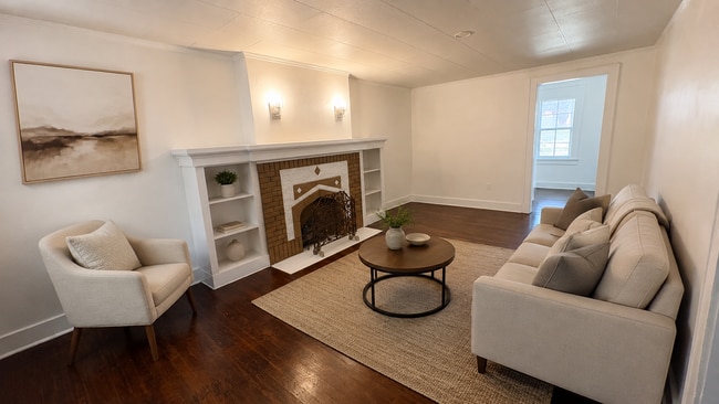 Building Photo - 2116 N Villa Ave