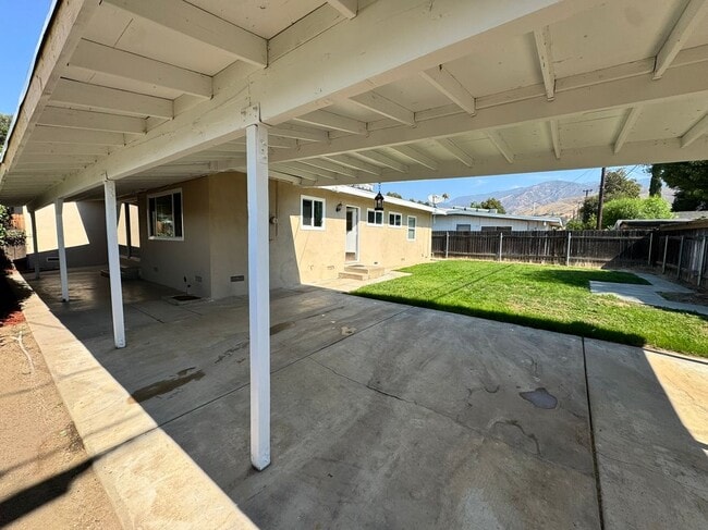 Building Photo - 3739 N Golden Ave