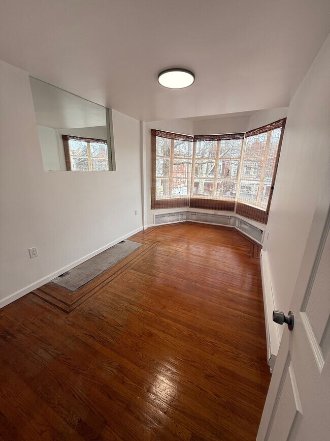 Building Photo - 28 N 50th St