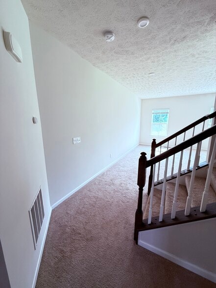 Building Photo - 3383 Jackson Park Dr NW