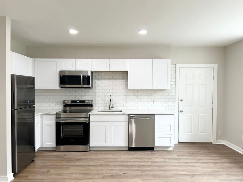 Building Photo - Discover Peaceful Living at Black Creek Apartments