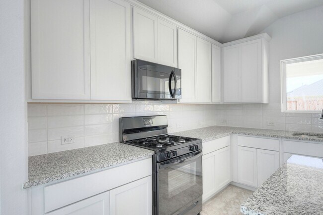 Building Photo - 21251 Shr Blf Dr