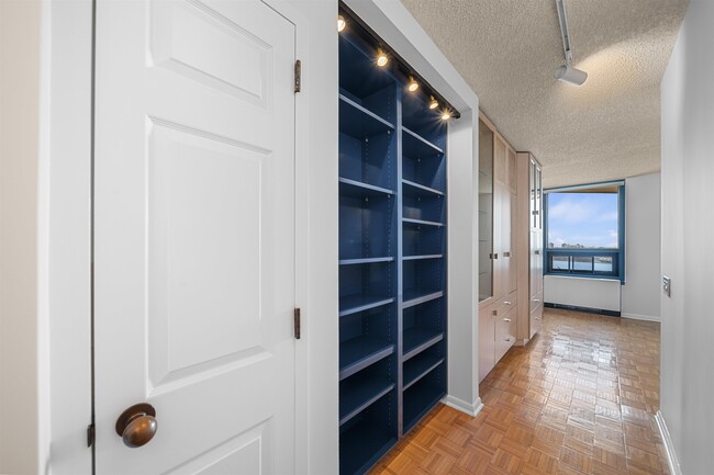 Building Photo - 800 Palisade Ave