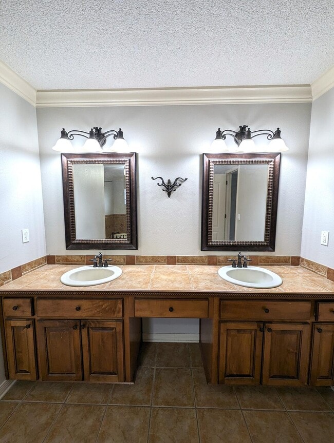 Building Photo - 1822 Brooke Beach Dr