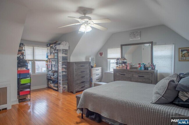 Building Photo - 94 Liberty St