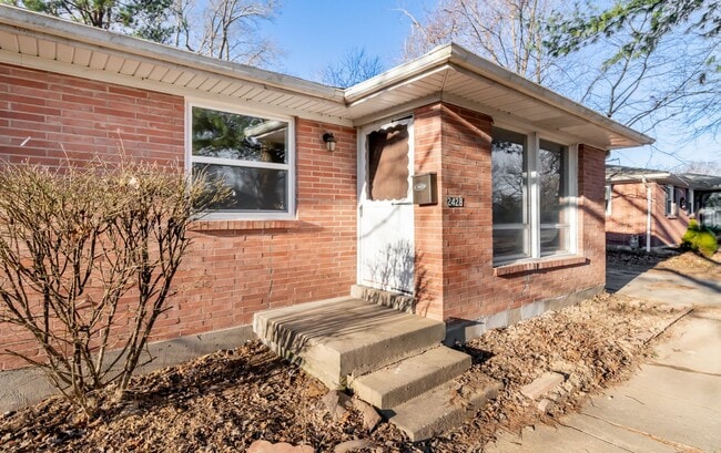 Building Photo - 4BR/2Ba house- Ready for new occupant!