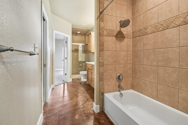 Building Photo - 317 Westgate Dr