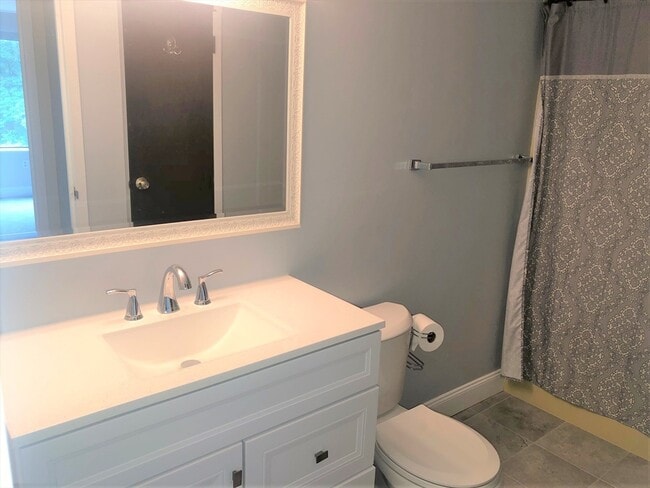 Building Photo - 1550 Worcester Rd