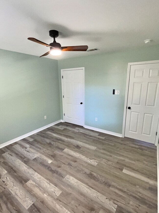 Building Photo - Updated home in Ocean Springs!