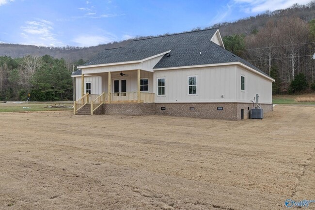 Building Photo - 219 Bush Rd SE