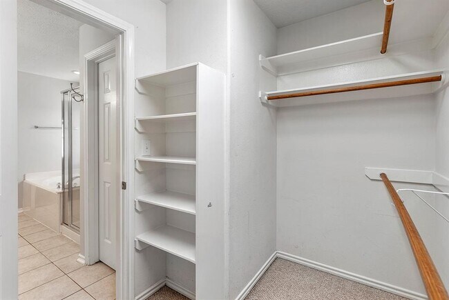 Building Photo - 18111 Stone Trail Manor Dr
