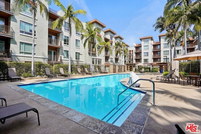 Building Photo - 100 S Alameda St