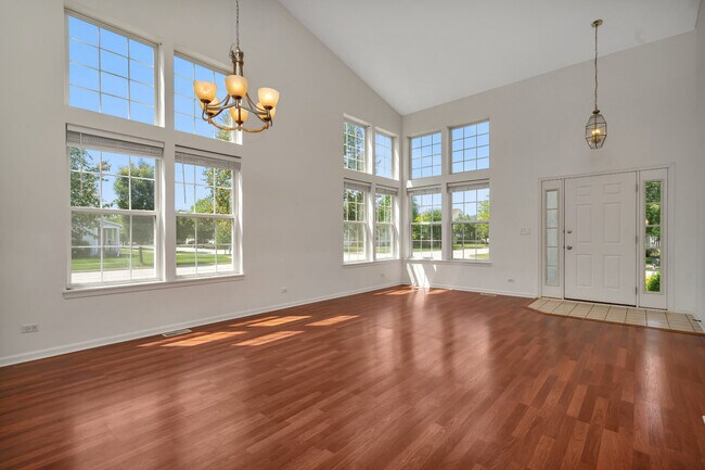 Building Photo - 2636 Whitehall Ln