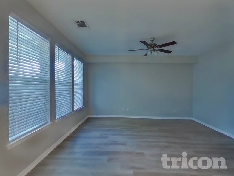 Building Photo - 2705 Lauren Way