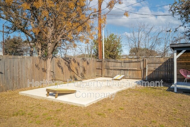 Building Photo - 475 E French Pl