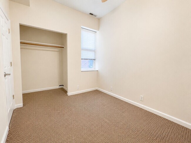 Building Photo - Spacious 7-Bedroom Home Near Temple University | Prime North Central Location