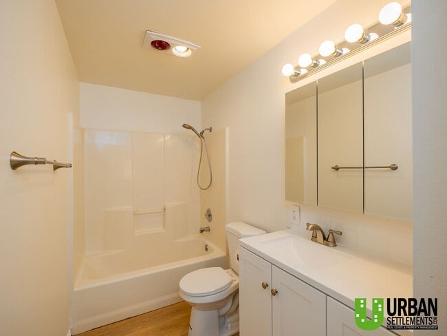 Building Photo - Upriver Dr. 3531-3533 E