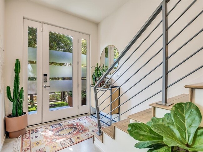 Building Photo - 3100 Menchaca Rd