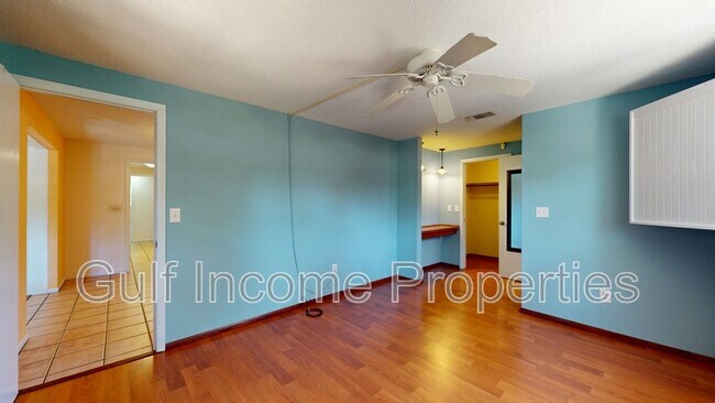Building Photo - 5012 29th Ave W