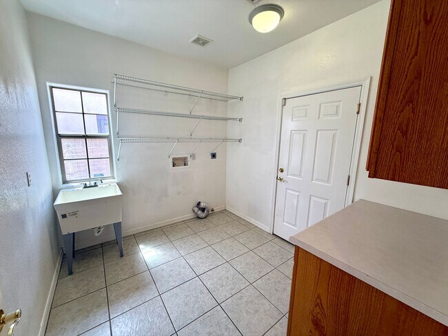 Building Photo - 2116 Roy Rogers Way