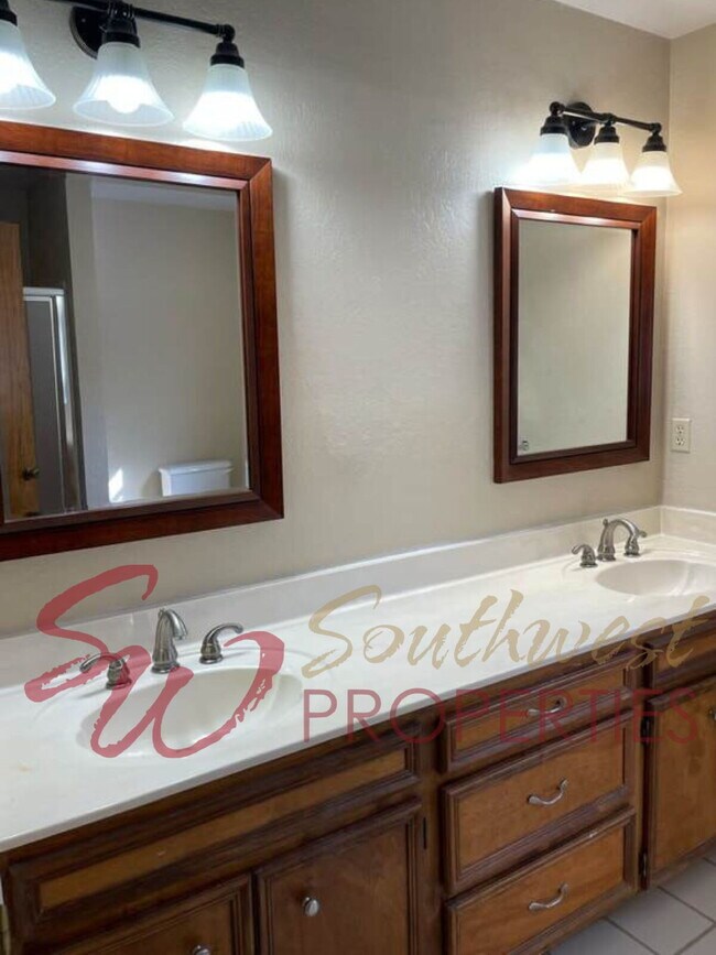 Building Photo - 3/2 Brick home in a quiet family neighborhood