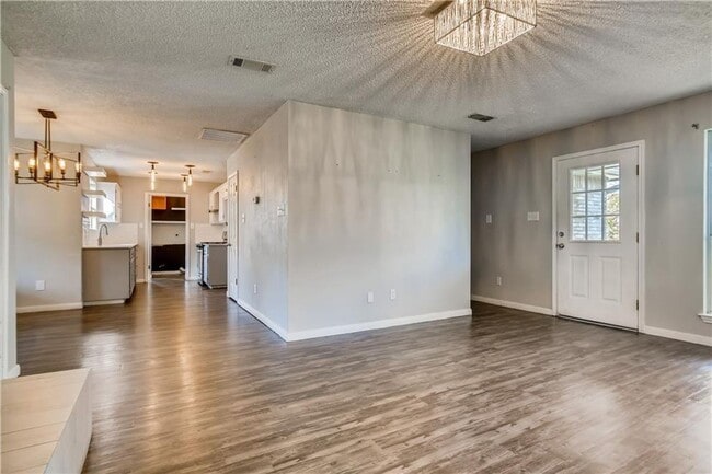 Building Photo - 2406 Stirrup Dr
