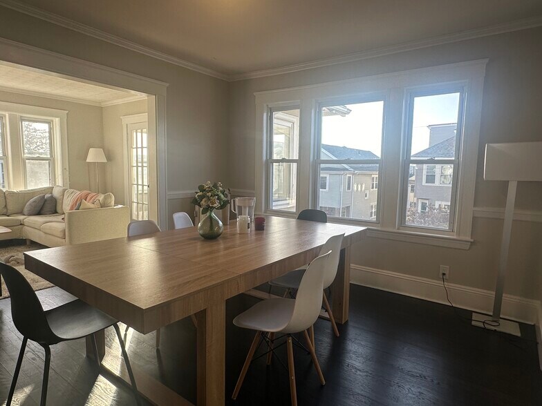 Building Photo - 59 Sunset Rd