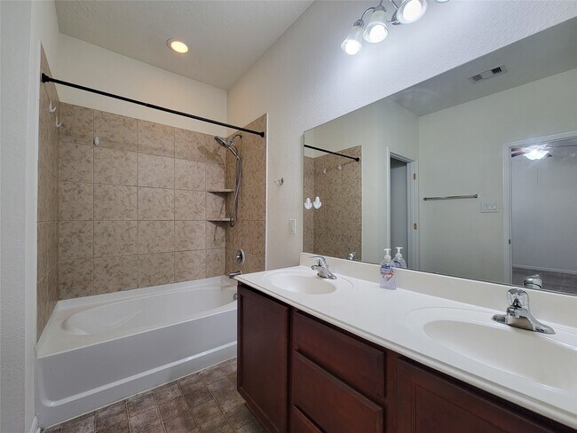 Building Photo - 3007 Meadow Prairie St